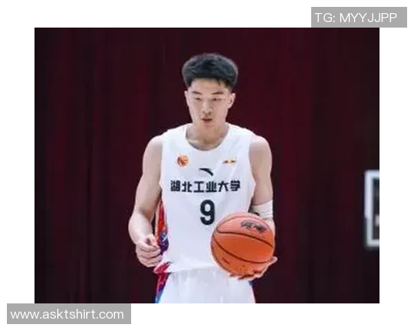 湖北工大轻松战胜成都大学江雪峰贡献22分5篮板张子涵斩获18分10篮板5助攻